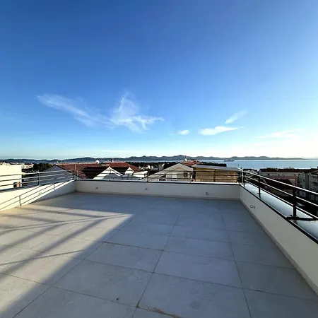 Апартаменты Sea And Sky Penthouse,