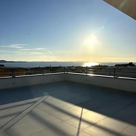 Апартаменты Sea And Sky Penthouse, Задар